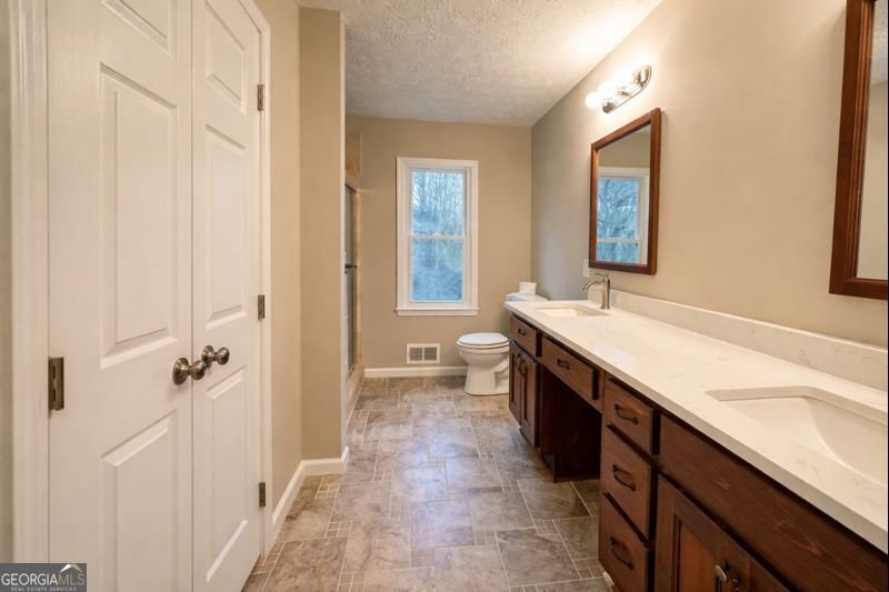 716 WILKES Drive Loganville - Photo 33