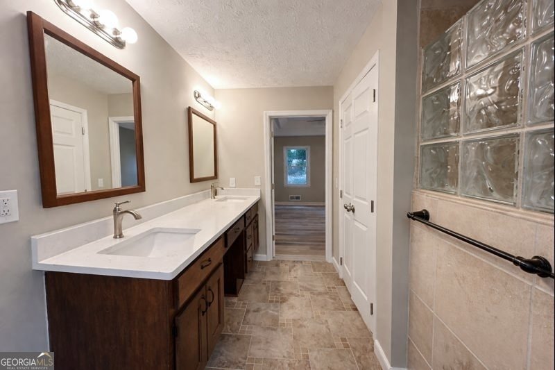 716 WILKES Drive Loganville - Photo 34