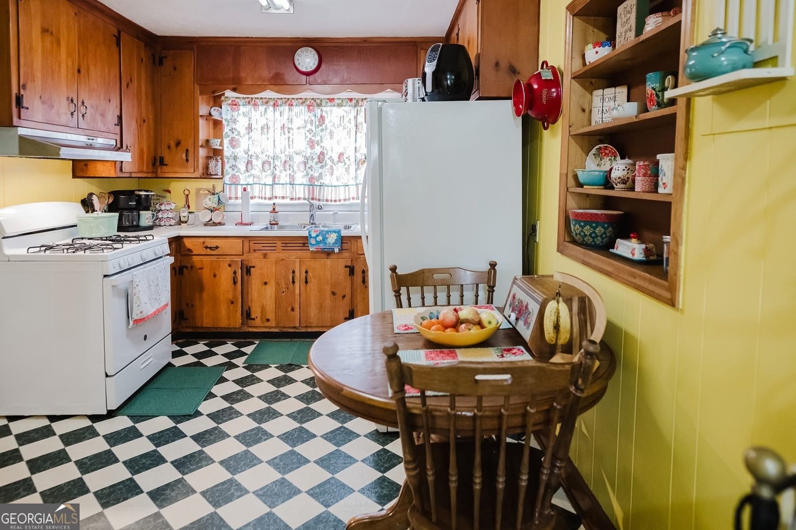 205 Matthews Street Barnesville - Photo 10