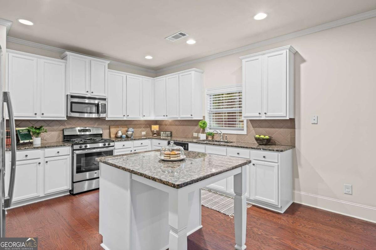 1340 Apple Blossom Cumming - Photo 24