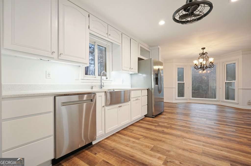 402 Leslie Court Woodstock - Photo 10