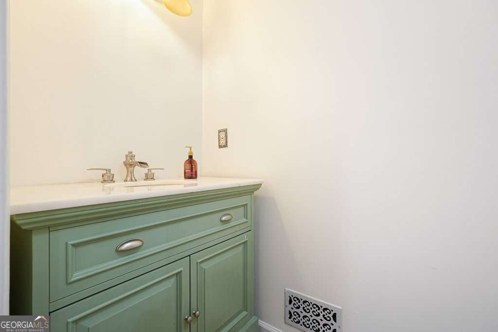 402 Leslie Court Woodstock - Photo 21