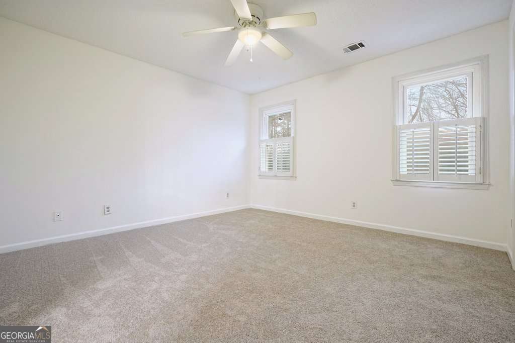 402 Leslie Court Woodstock - Photo 32