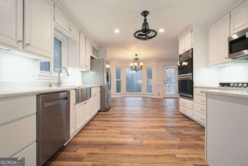 402 Leslie Court Woodstock - Photo 9