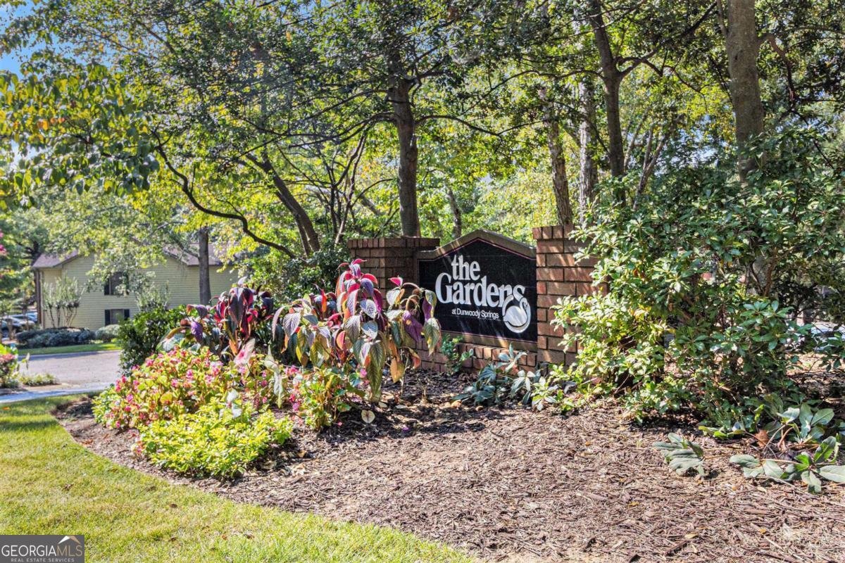 915 Garden Court Sandy Springs - Photo 18