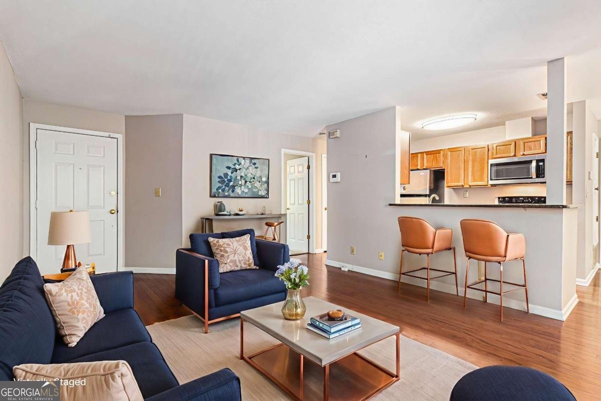 915 Garden Court Sandy Springs - Photo 6