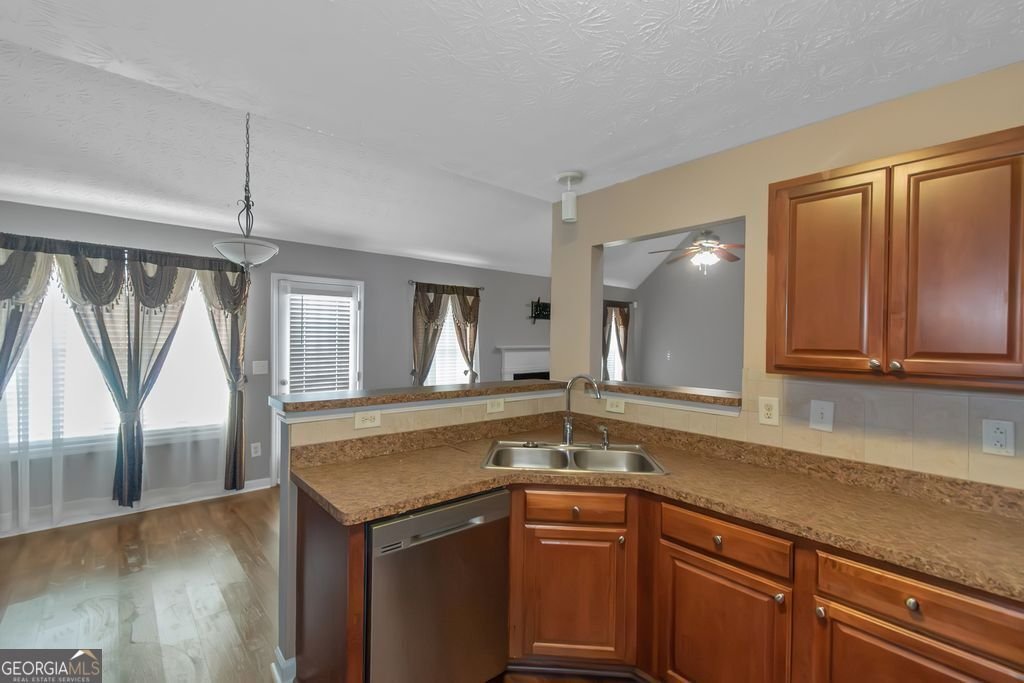 7492 Ferrara Drive Lithonia - Photo 6