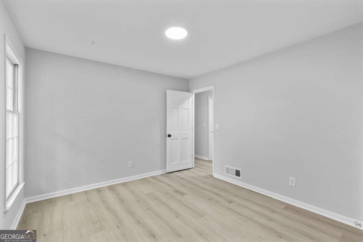 1180 Lakeshore Circle Gainesville - Photo 15