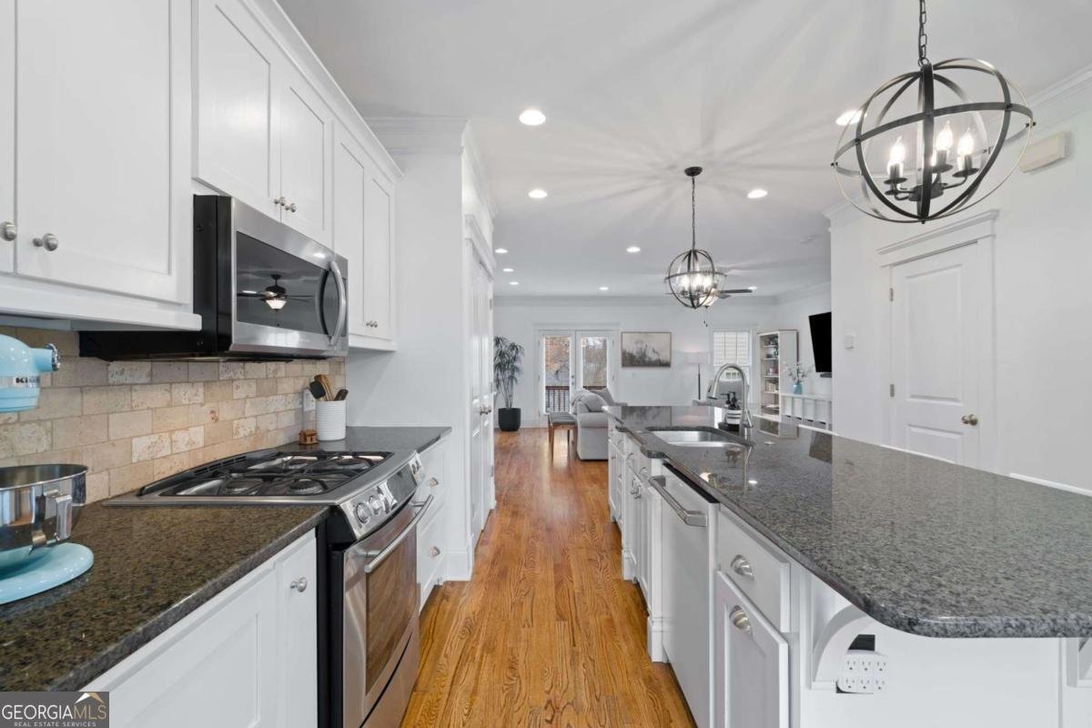 1343 Oakview Road Decatur - Photo 10