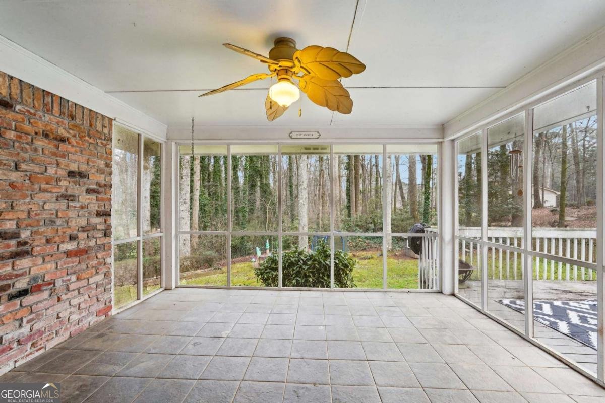 2121 Skytop Drive Stone Mountain - Photo 6