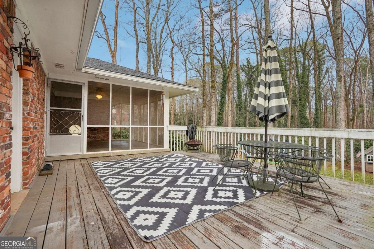 2121 Skytop Drive Stone Mountain - Photo 7