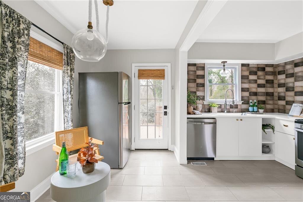 1875 Sylvan Ridge Drive Atlanta - Photo 11