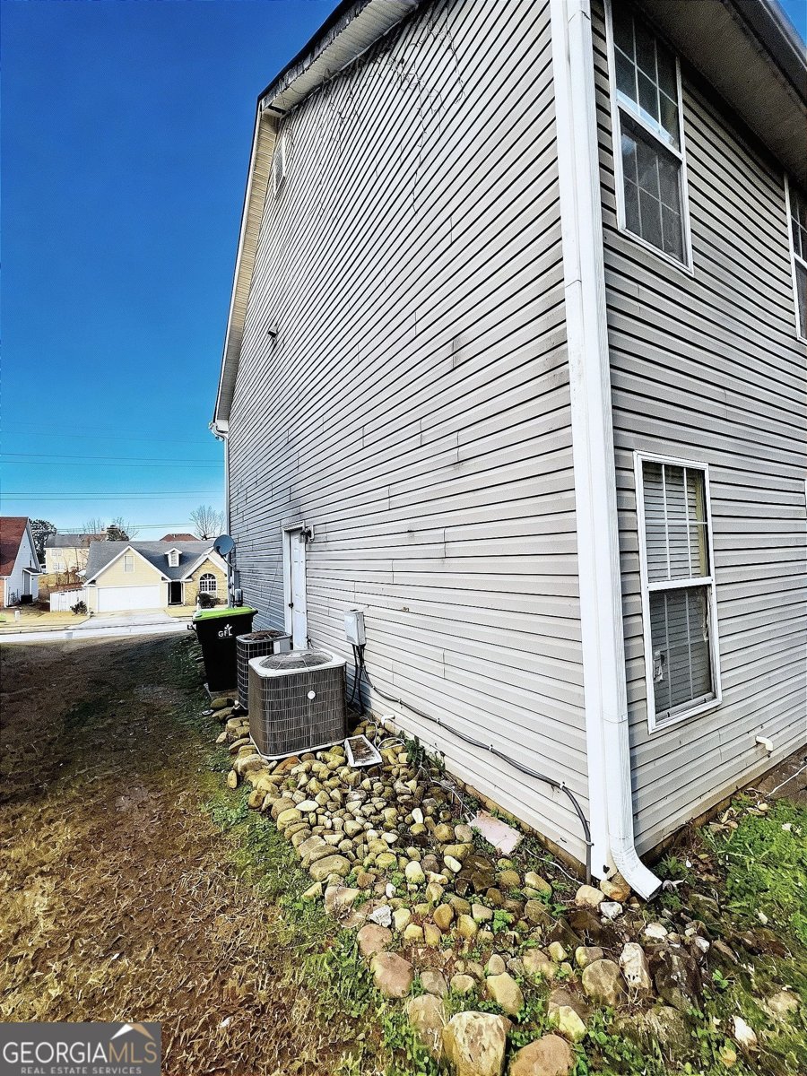 565 Ransom Way Stockbridge - Photo 7