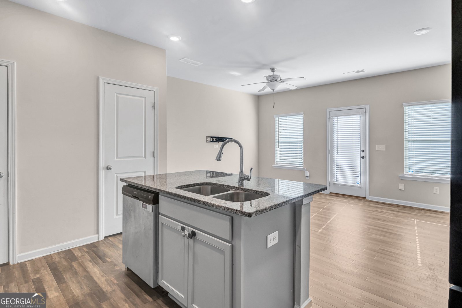 585 Mcwilliams Road Atlanta - Photo 6