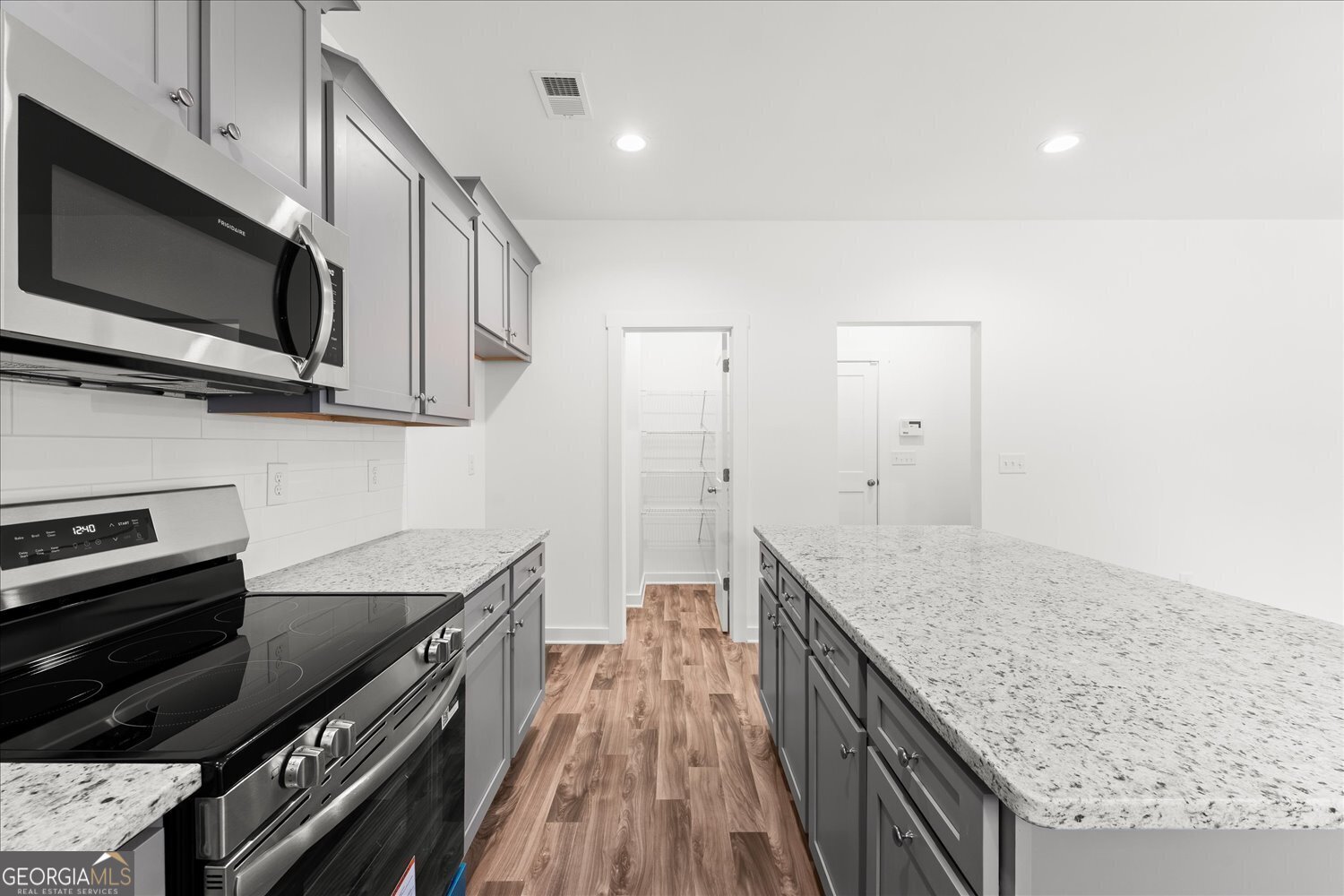 524 Lillian Way Statham - Photo 10