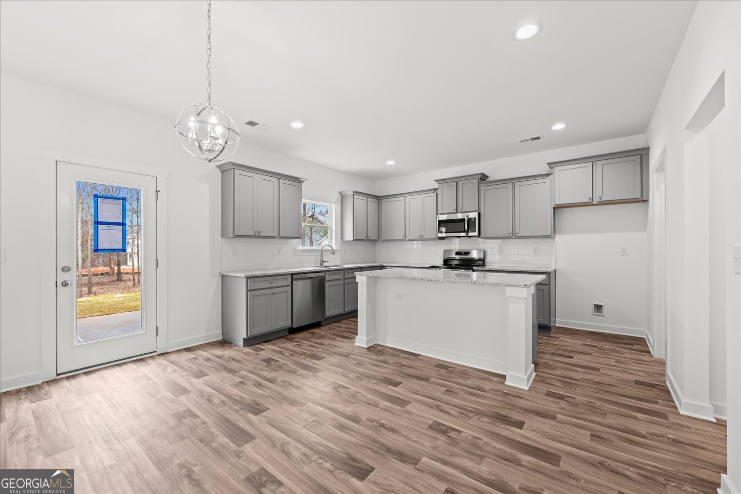 524 Lillian Way Statham - Photo 8