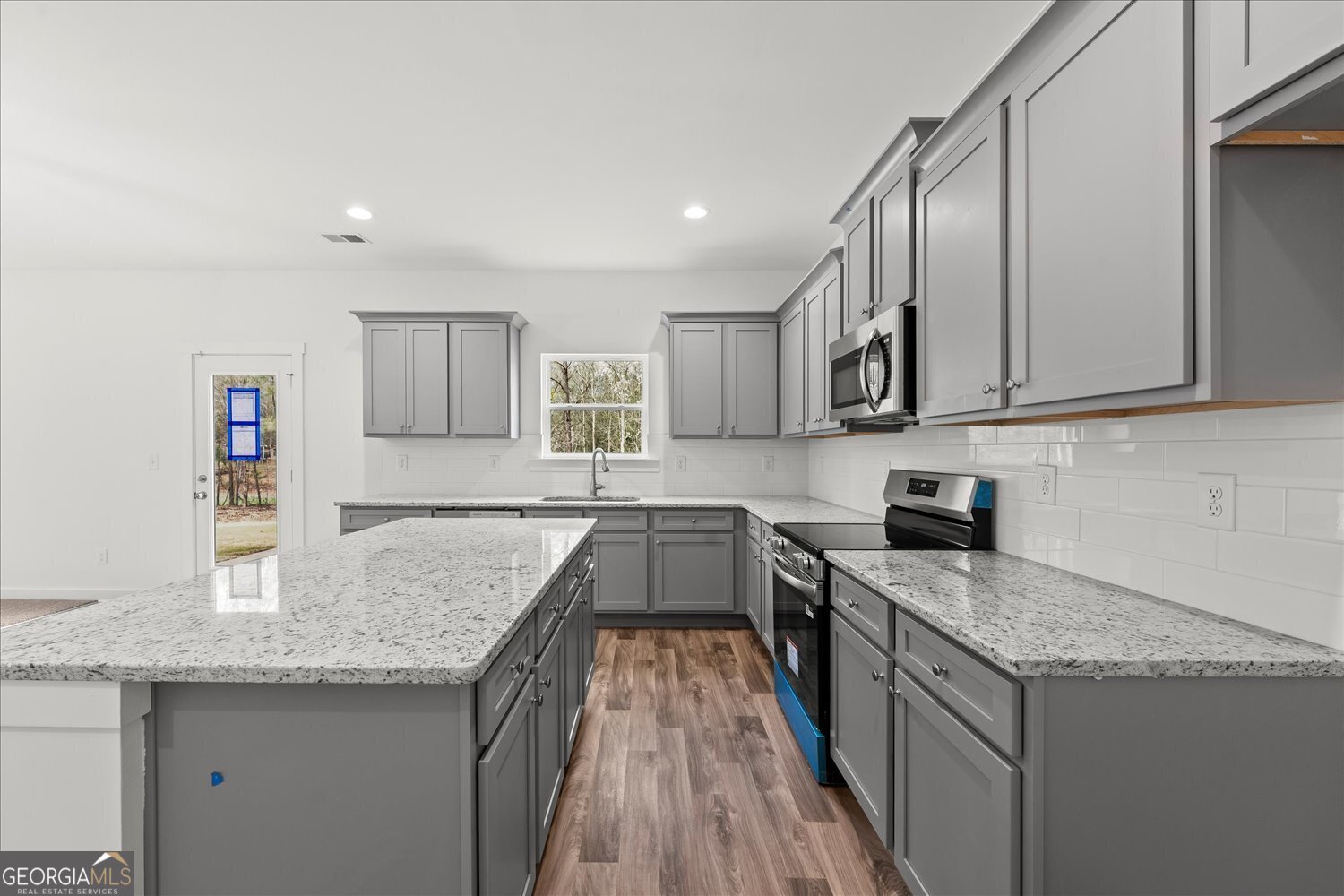 524 Lillian Way Statham - Photo 9