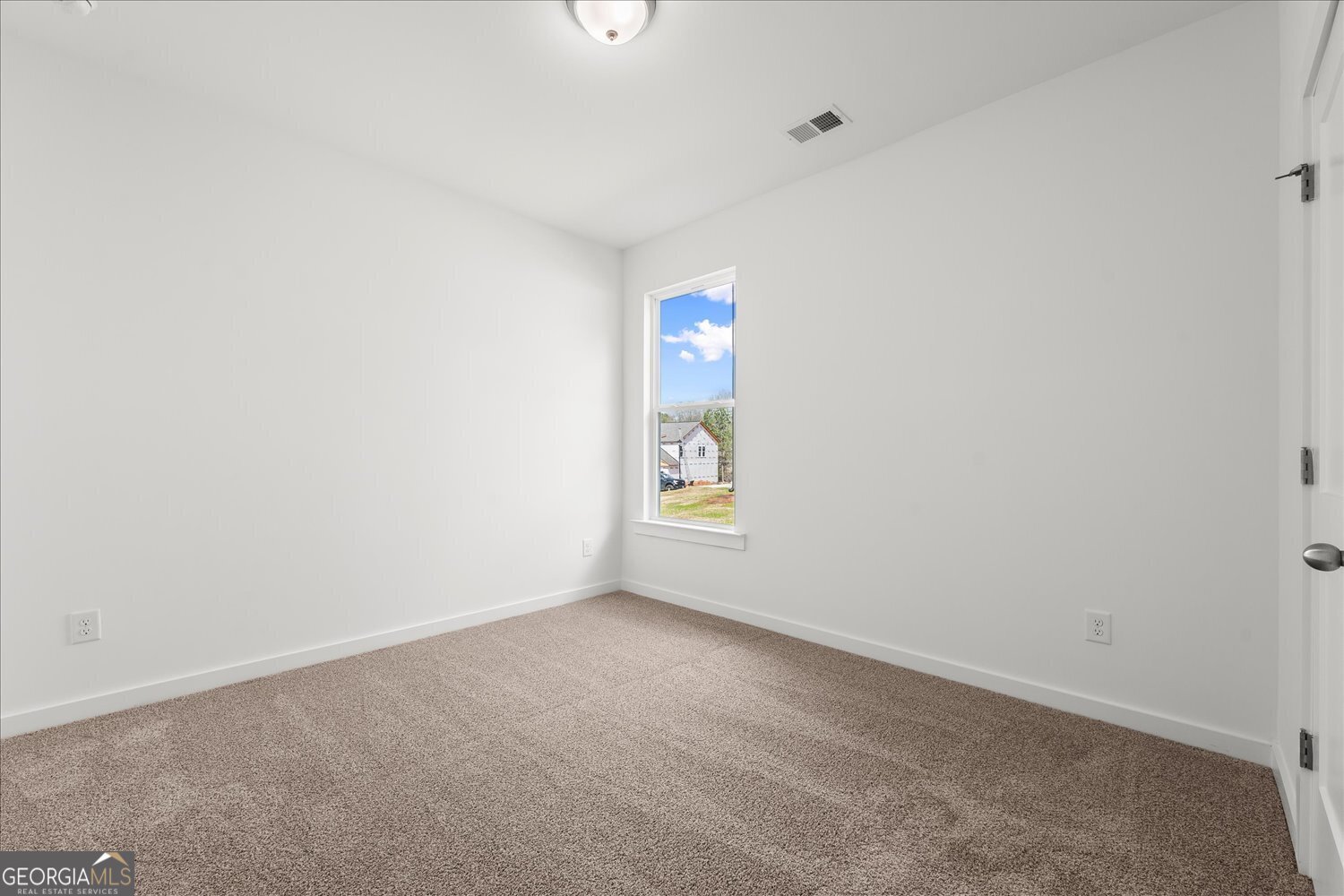 526 Lillian Way Statham - Photo 11