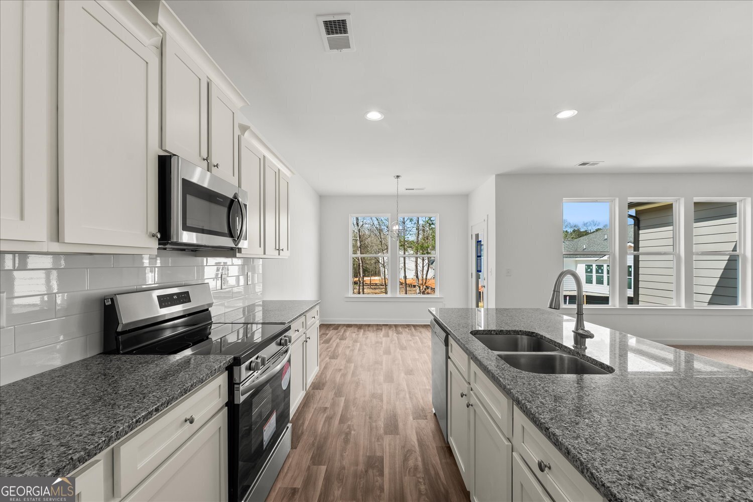 526 Lillian Way Statham - Photo 23