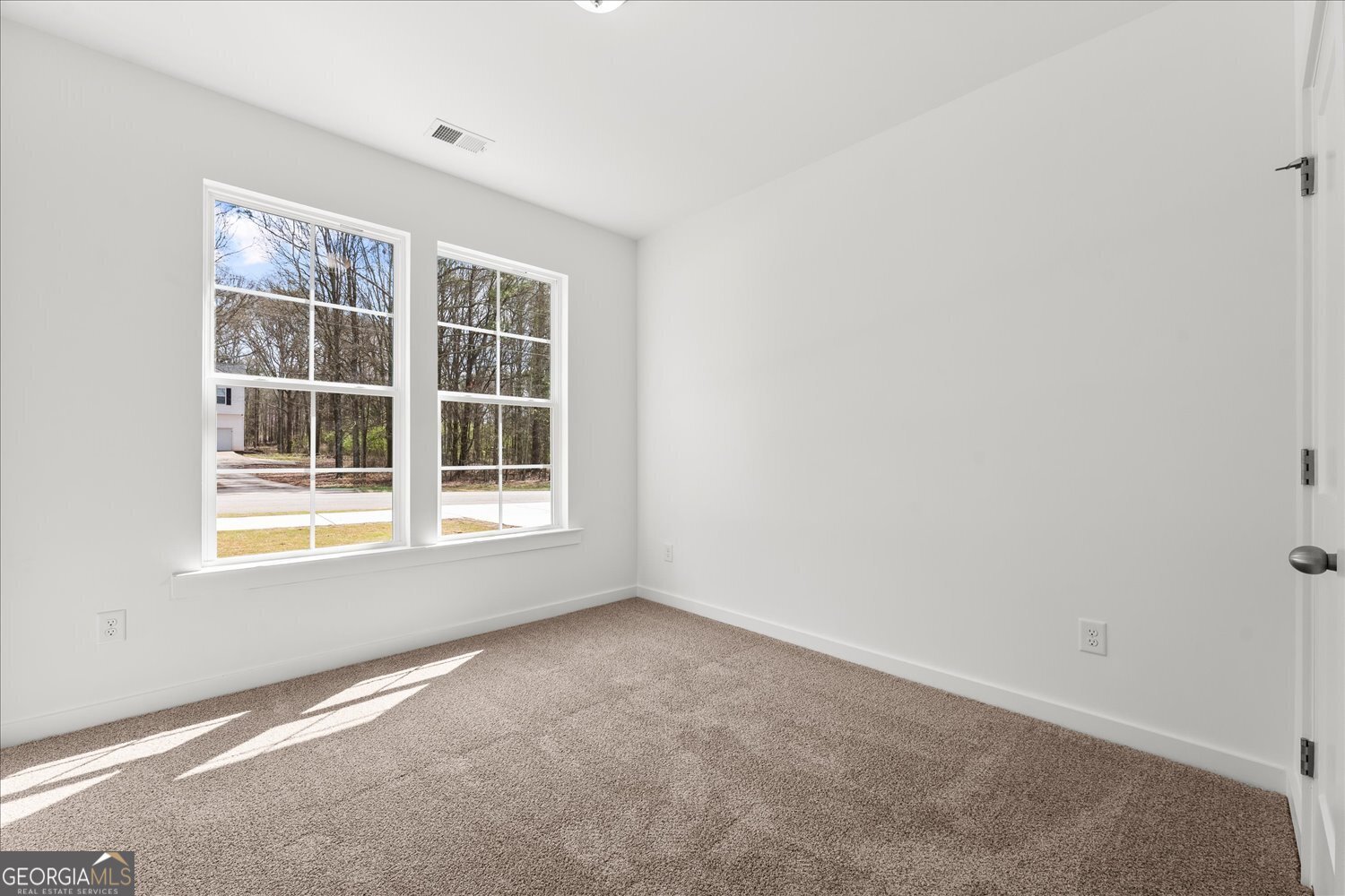 526 Lillian Way Statham - Photo 7