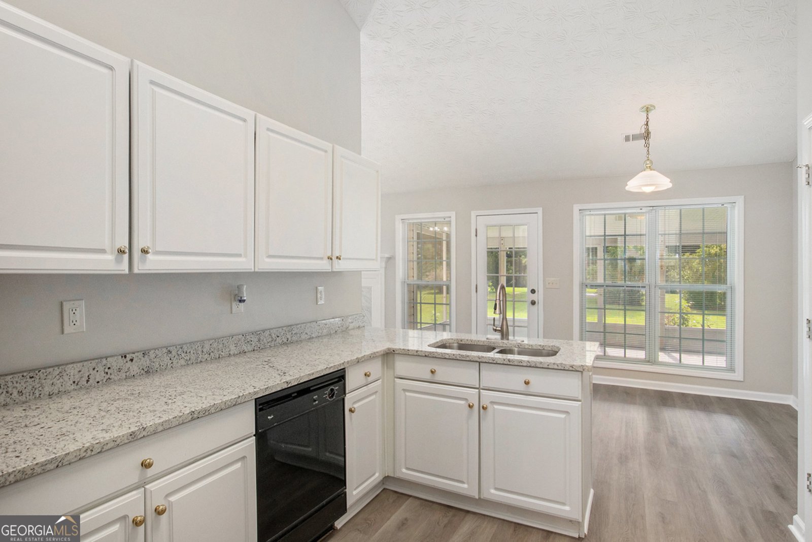 6103 Portsmouth Drive Flowery Branch - Photo 11