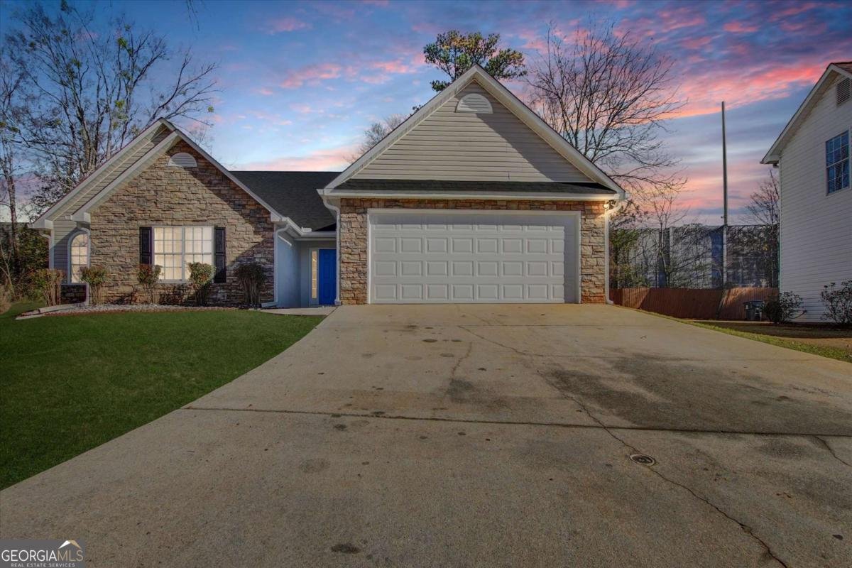 1528 Buckingham Place Stockbridge - Photo 1