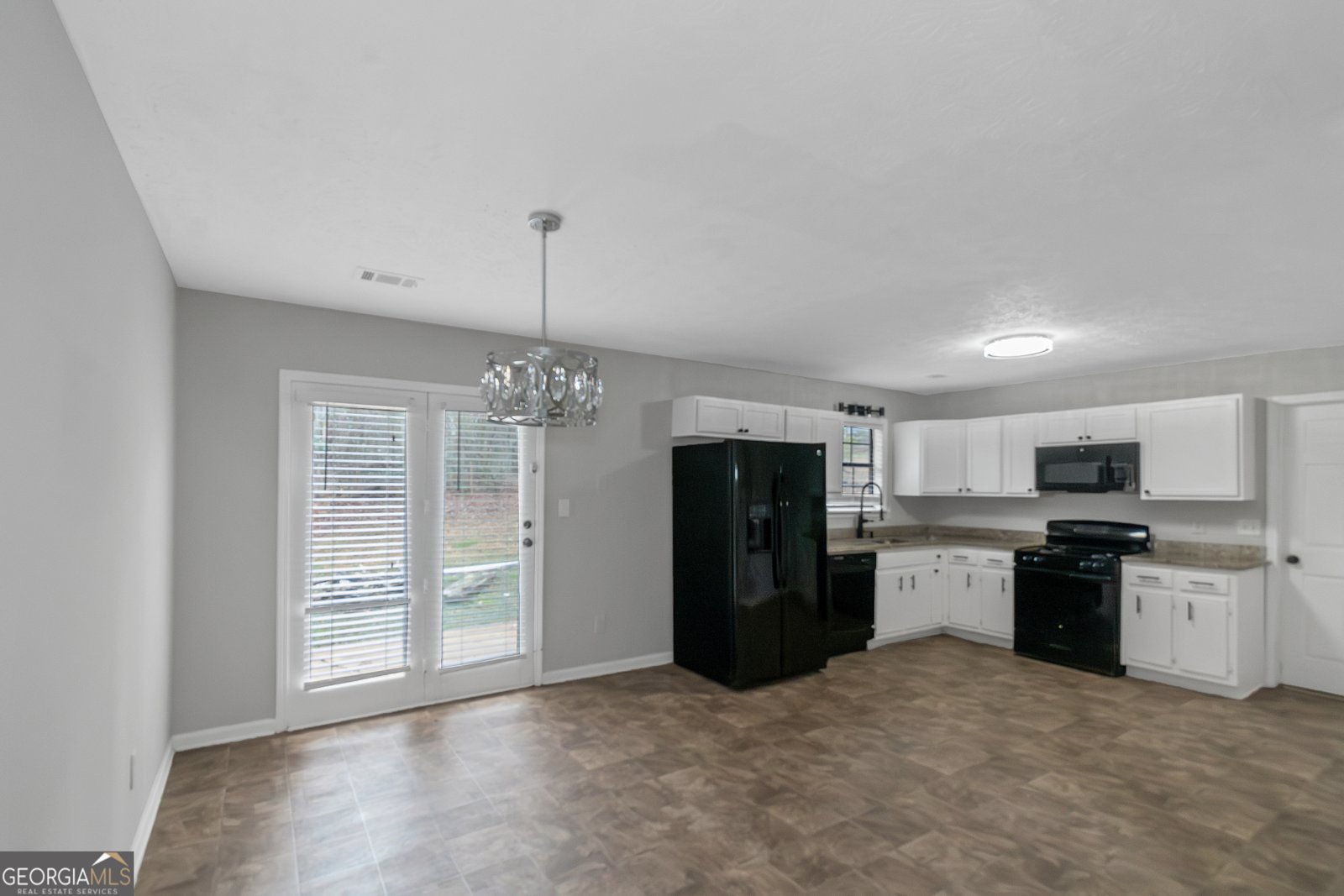 321 Summerwood Lane Stockbridge - Photo 7