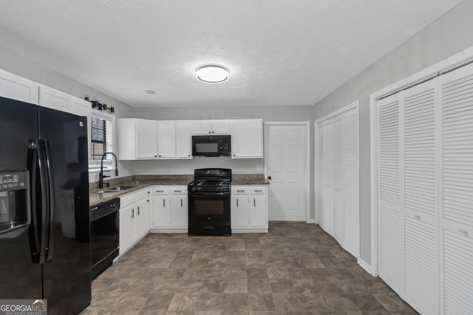 321 Summerwood Lane Stockbridge - Photo 8