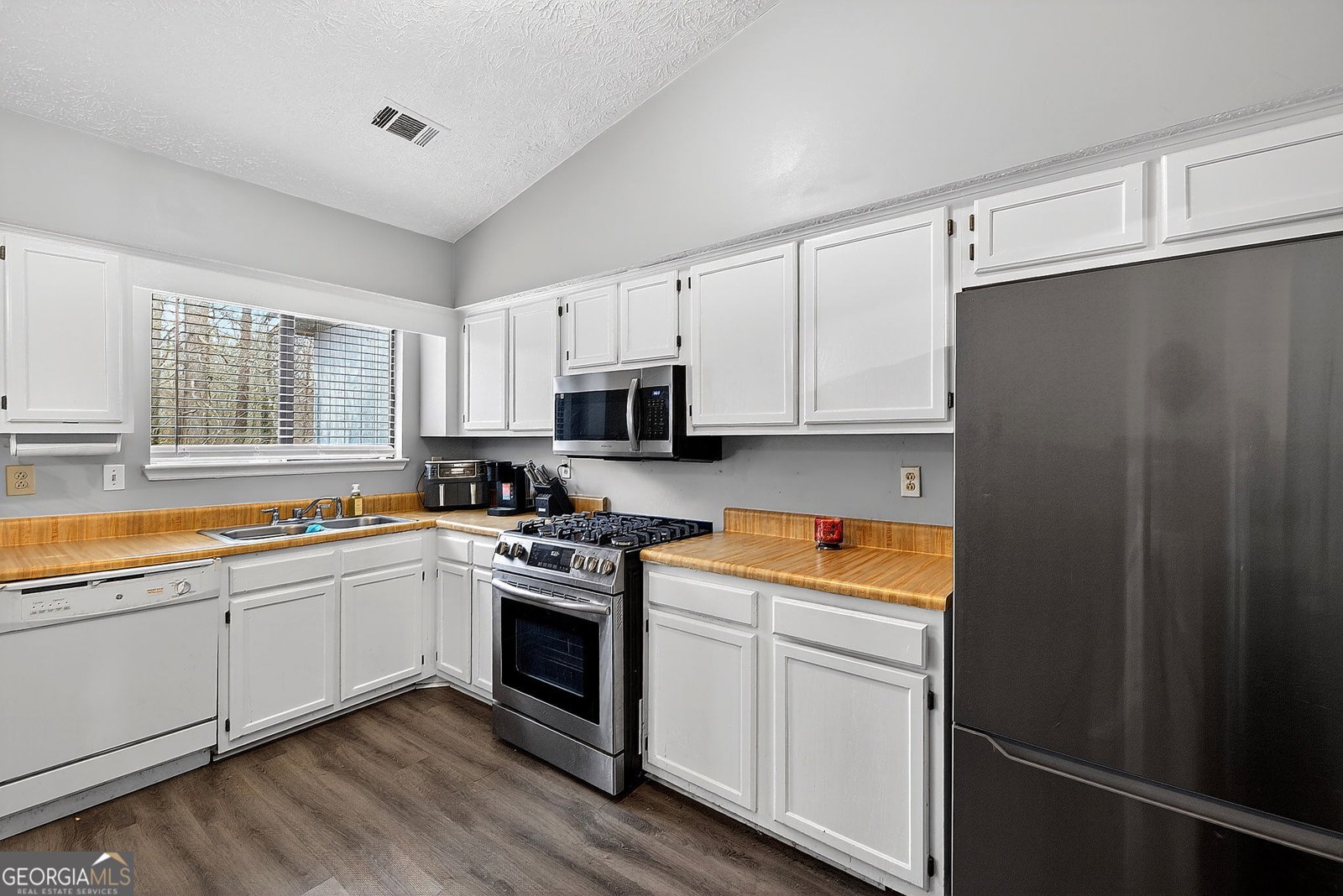 235 Montego Circle Riverdale - Photo 12