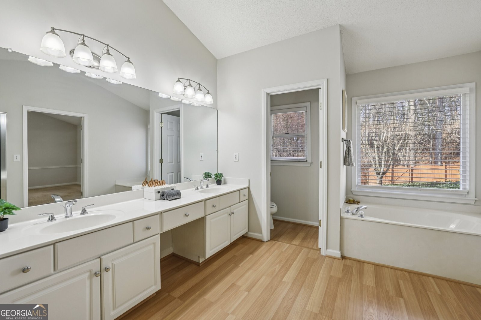 6325 Barwick Lane Johns Creek - Photo 7