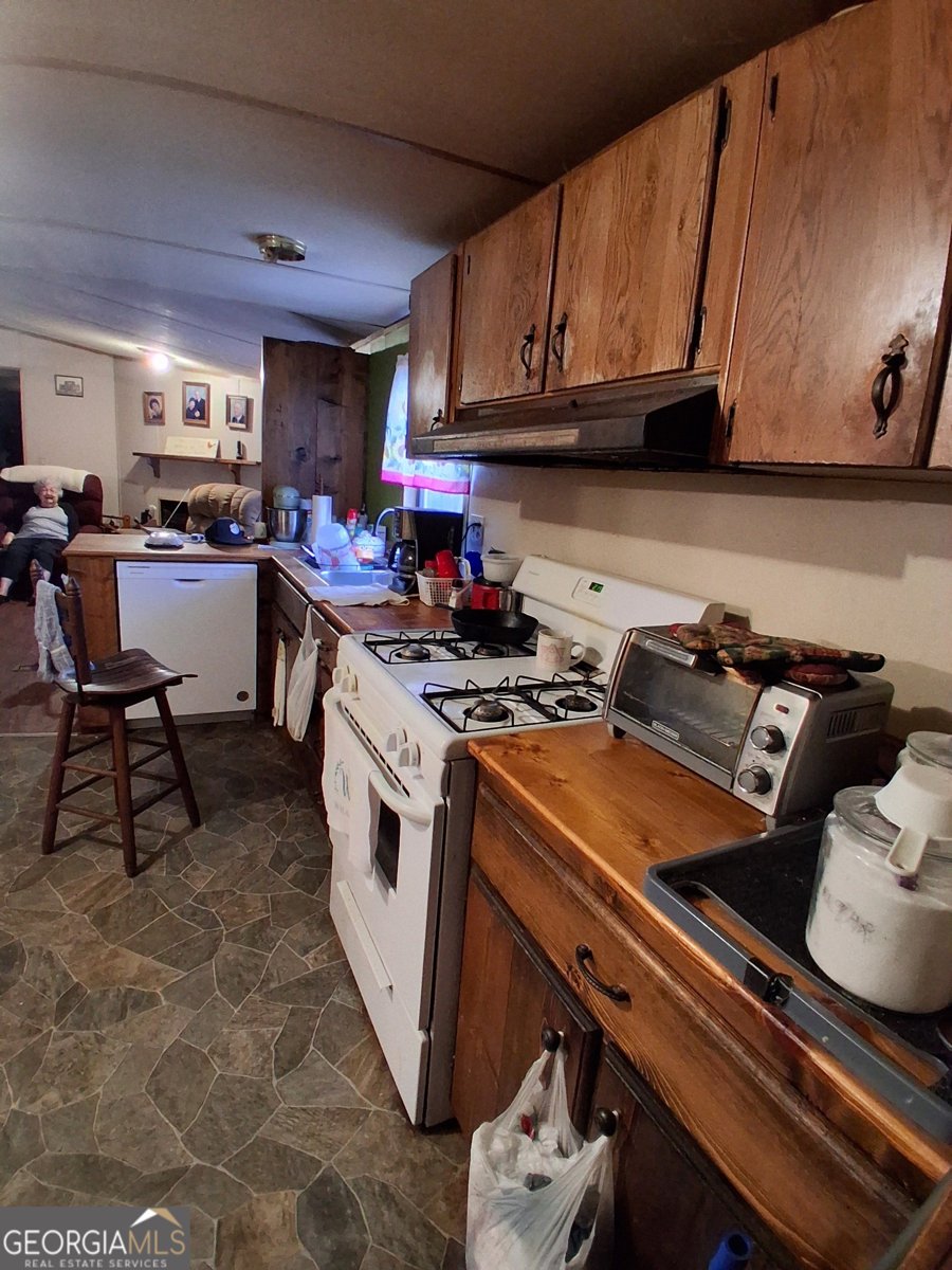 7963 County Road 59 Roanoke - Photo 10