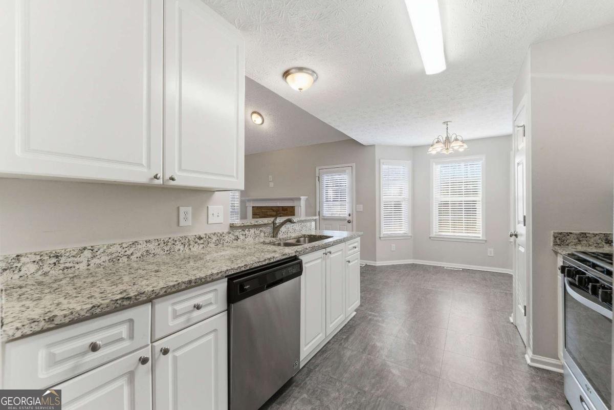 700 Hearthstone Crossing Woodstock - Photo 9