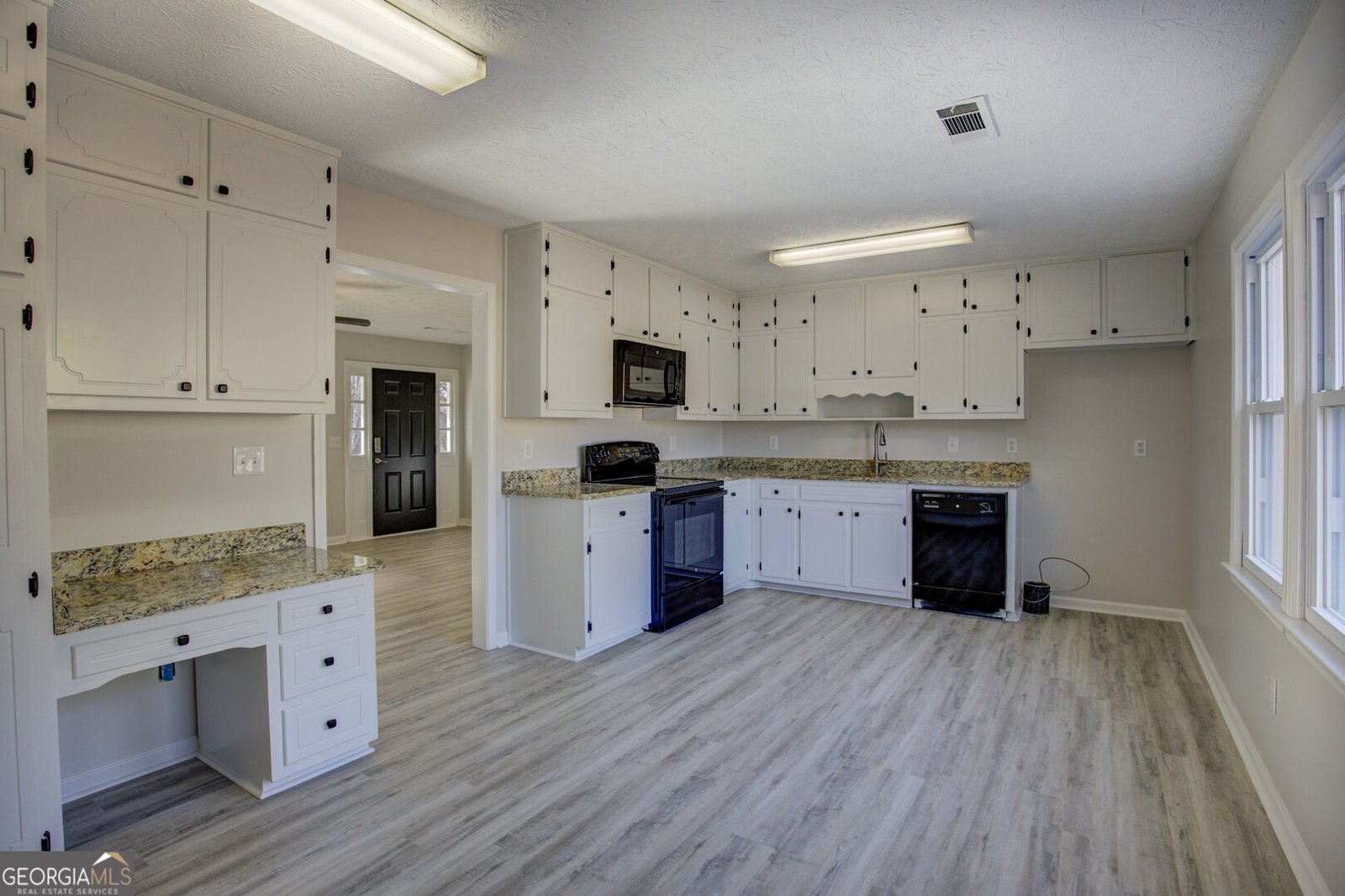 4100 Fox Chase Drive Loganville - Photo 11