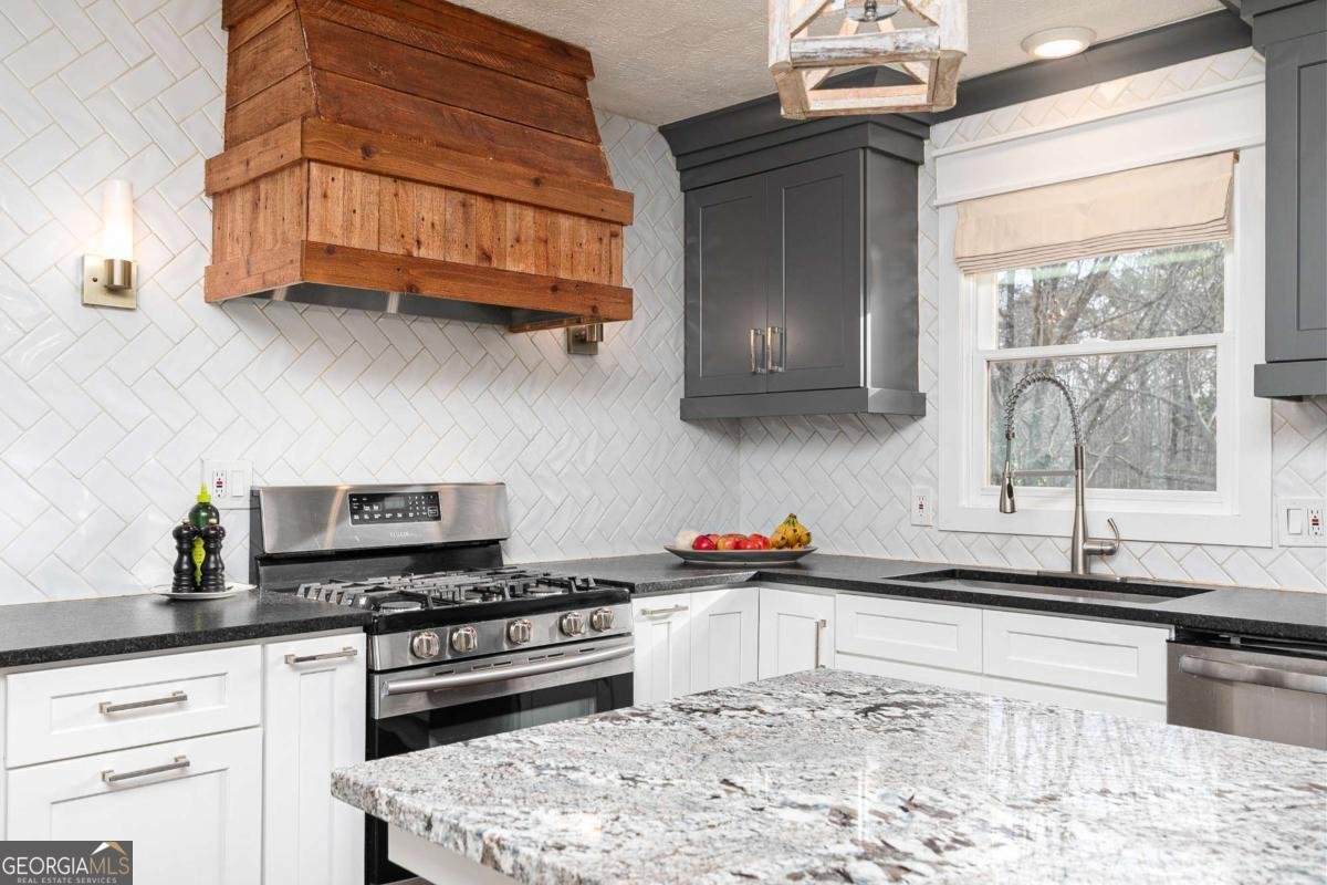 1527 Dupree Road Woodstock - Photo 11