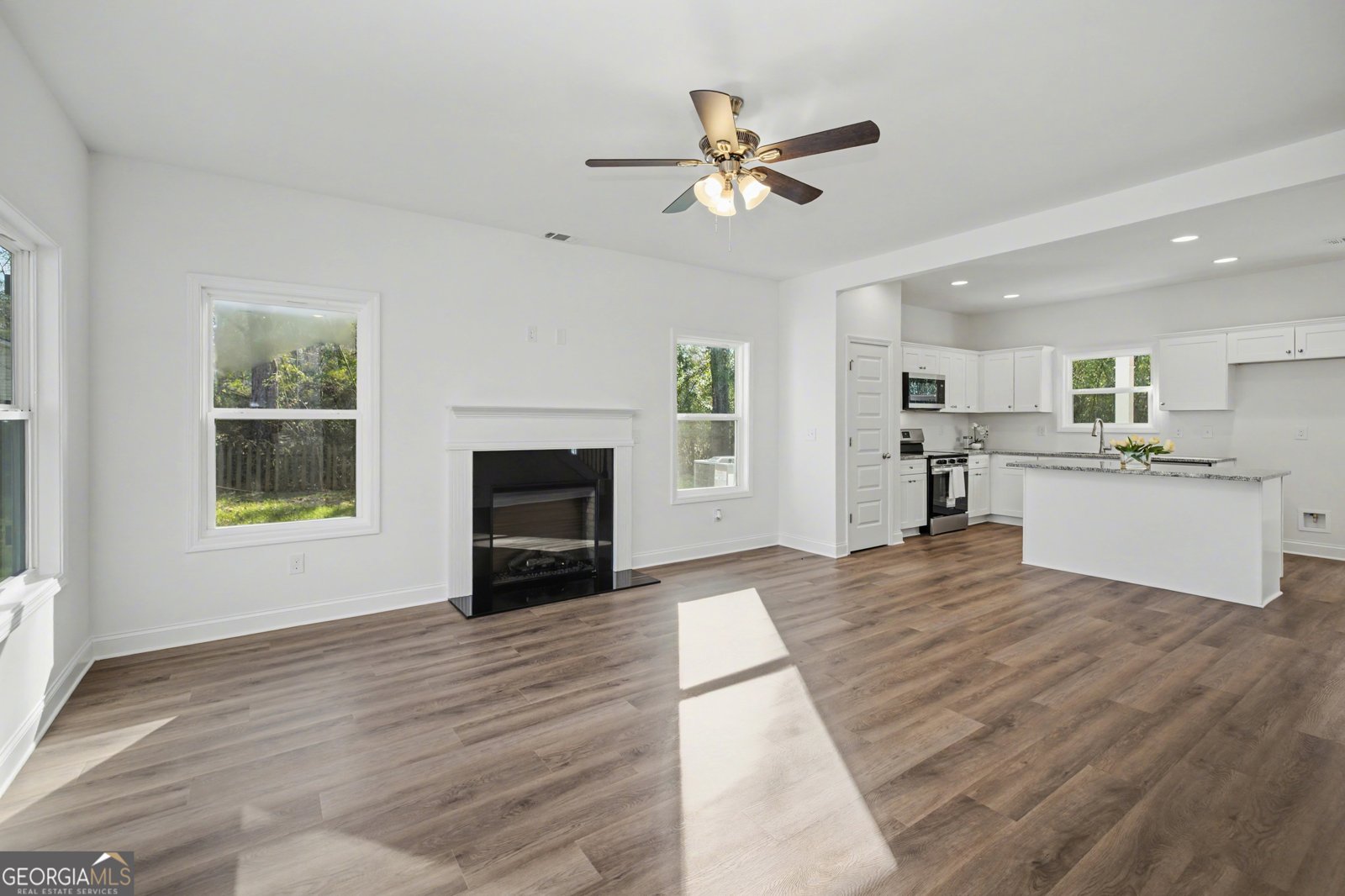 615 McDonough Road Griffin - Photo 9