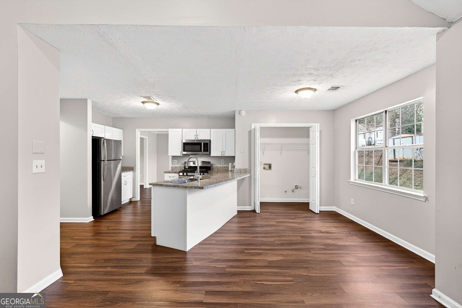 979 Oakwood Chase Circle Stone Mountain - Photo 11