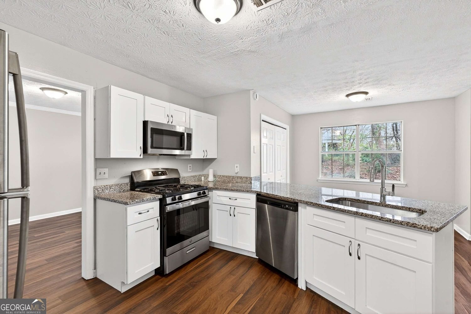 979 Oakwood Chase Circle Stone Mountain - Photo 9