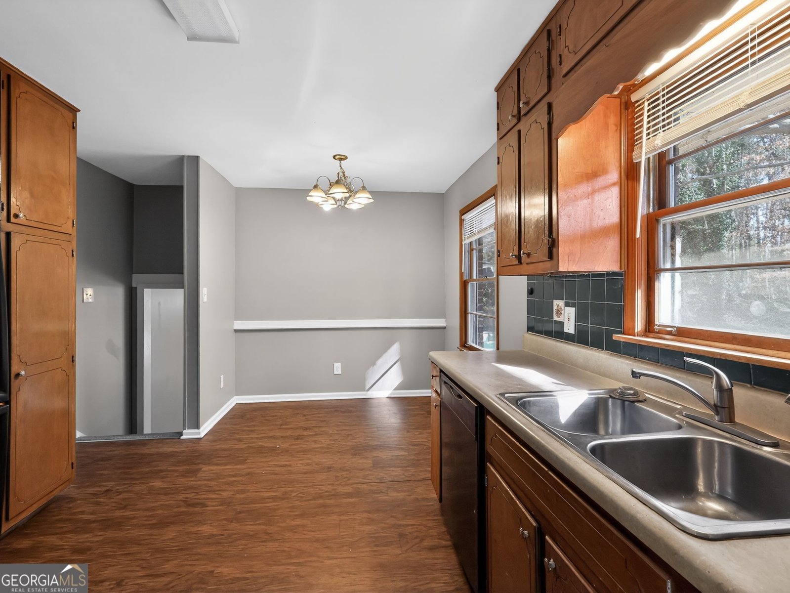 408 Rockbridge Court Stone Mountain - Photo 10