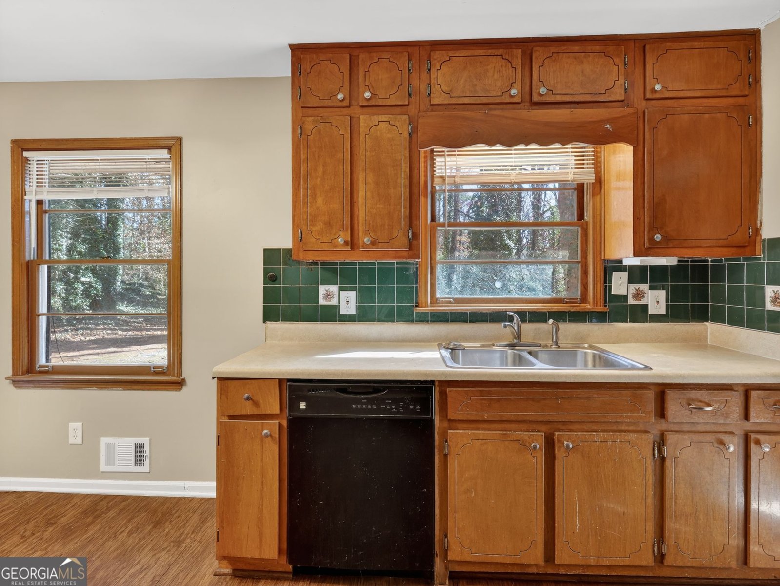 408 Rockbridge Court Stone Mountain - Photo 8