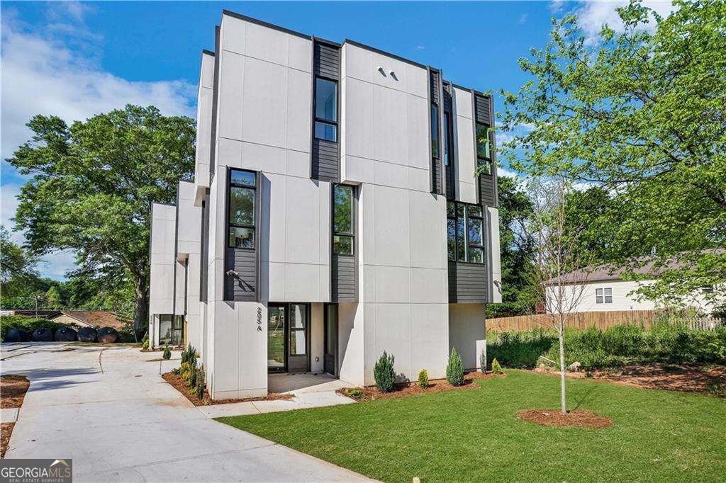 205 Howell Drive Atlanta - Photo 1