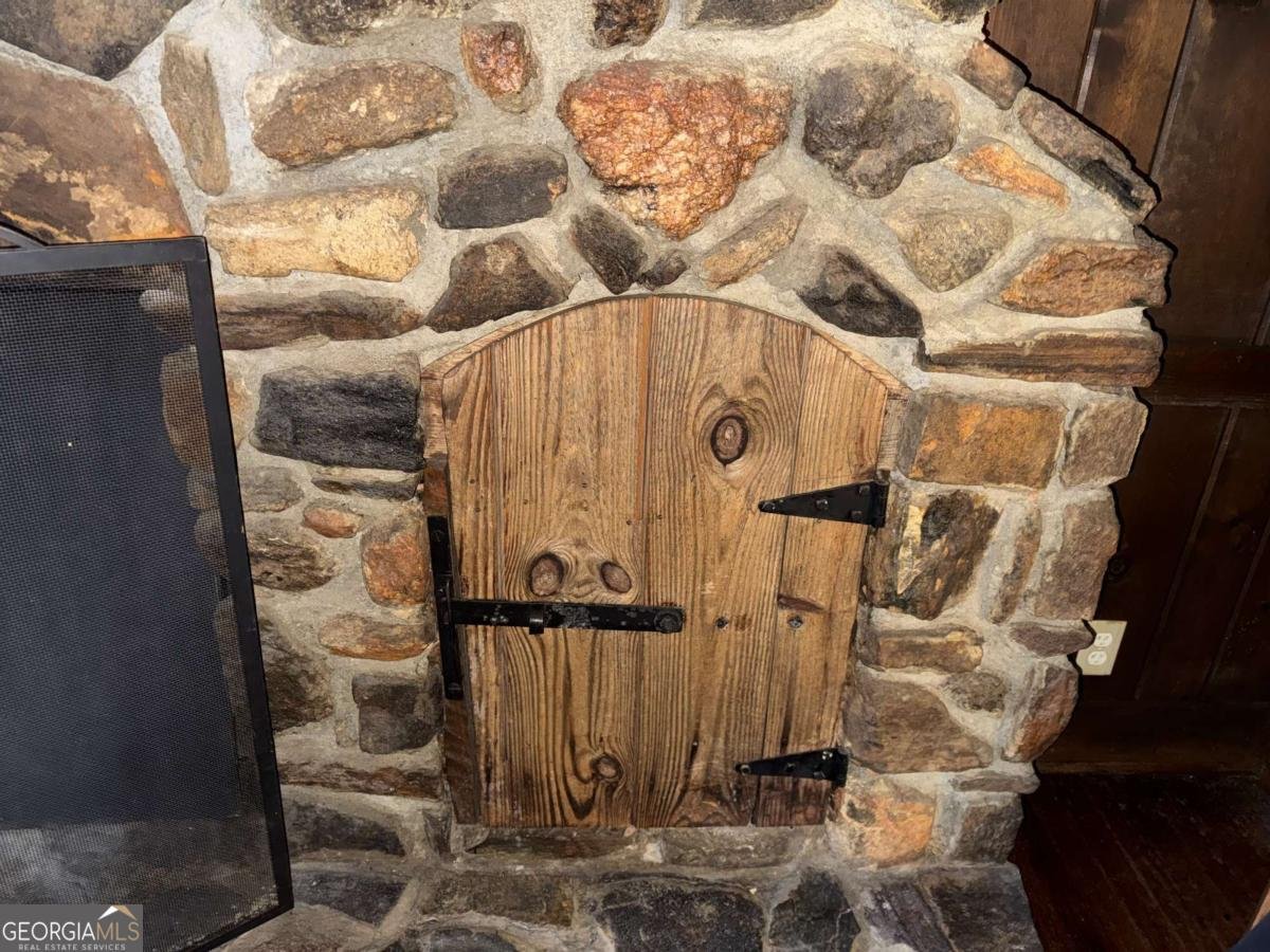 933 Viking Drive Stone Mountain - Photo 15