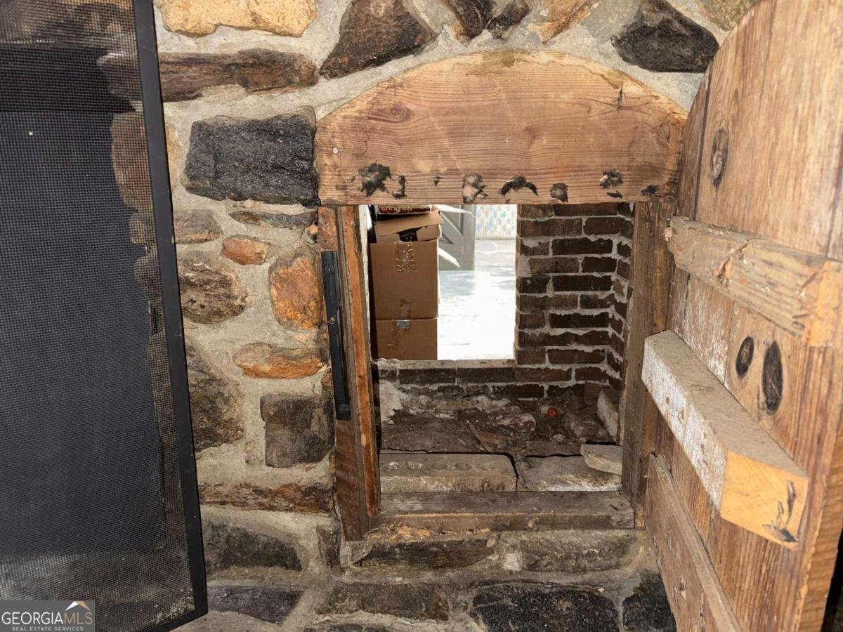 933 Viking Drive Stone Mountain - Photo 16