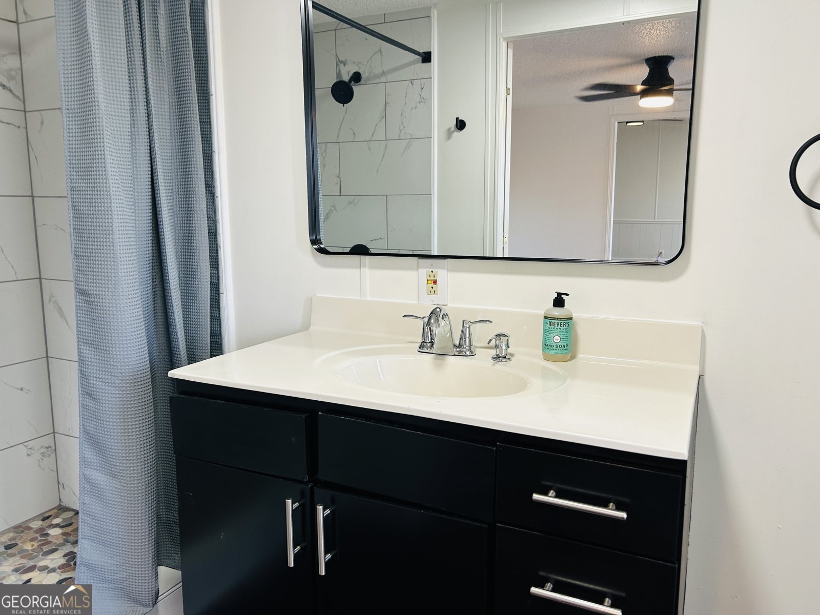 942 Paradise Valley Cornelia - Photo 24