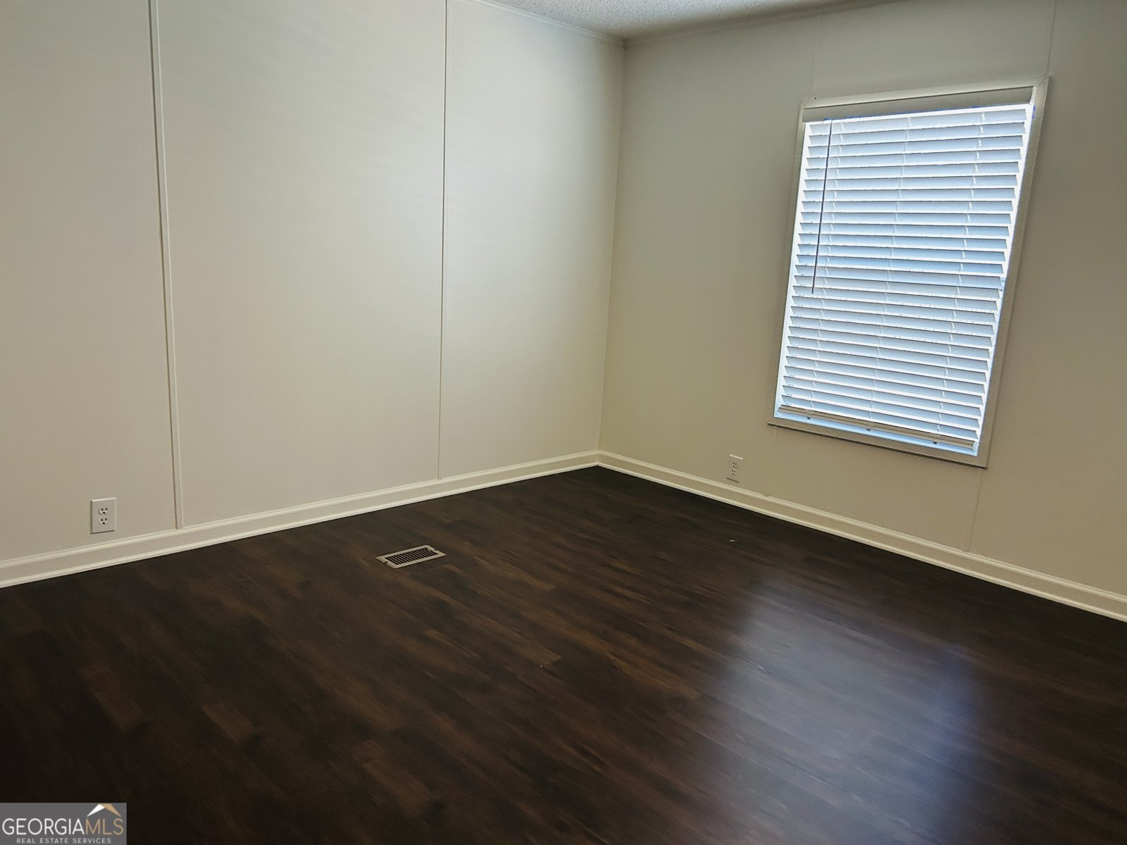 942 Paradise Valley Cornelia - Photo 27