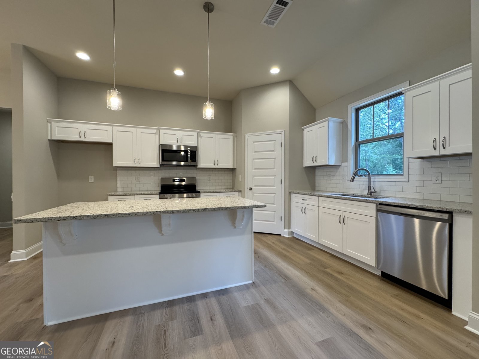 157 Country World Drive Macon - Photo 11