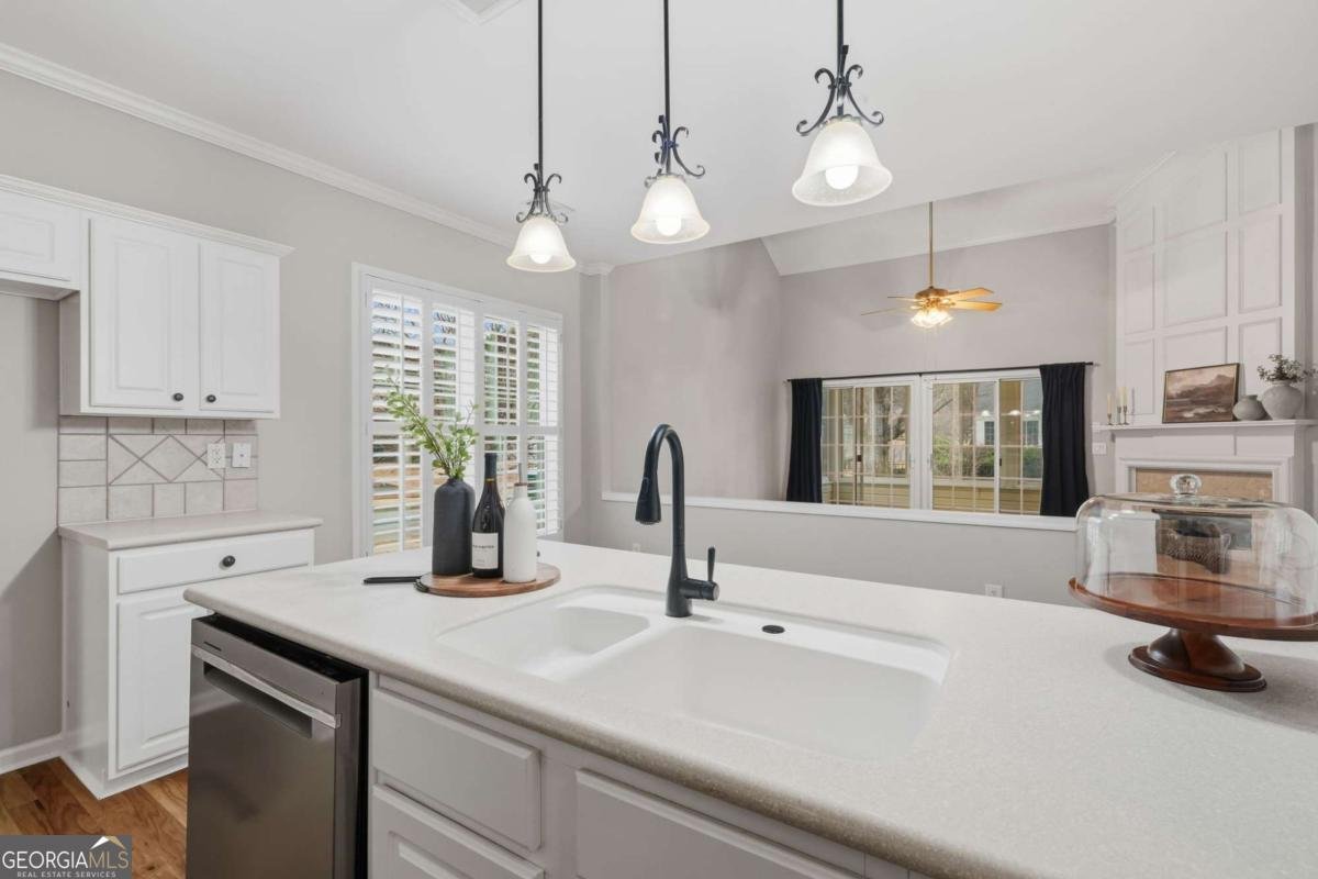 3916 Deerborne Drive Cumming - Photo 7