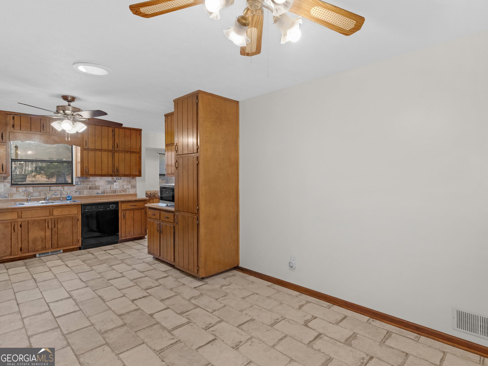 55 Hearthstone Drive Stockbridge - Photo 6