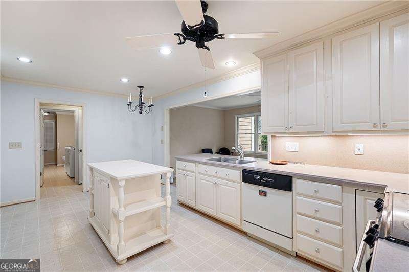 170 Mayfield Circle Alpharetta - Photo 8