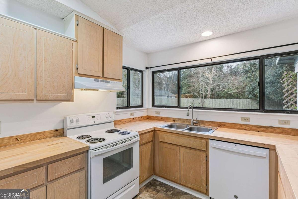 104 Westridge Court Kingsland - Photo 13