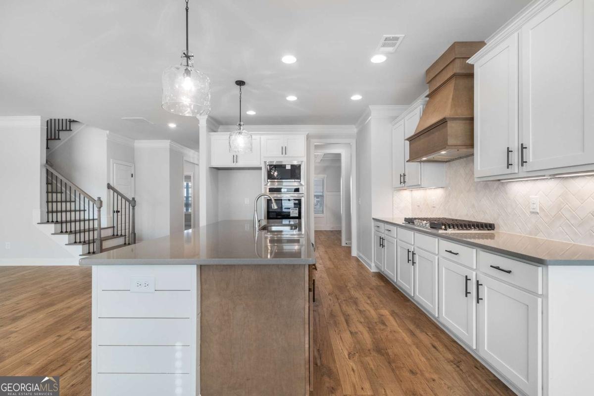 448 Banff Drive Winder - Photo 6